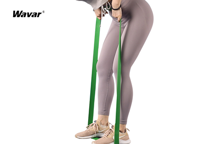 Ejercicios de la banda de resistencia para brazos flácidos