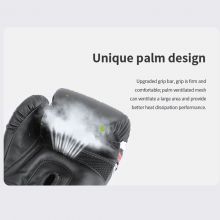 Los guantes de boxeo personalizados se pueden personalizar relacionados con cualquier parte, incluidos los tipos de guantes de boxeo, tamaños, pesas, agujeros transpirables, tela de revestimiento y el color para puntadas, etc.