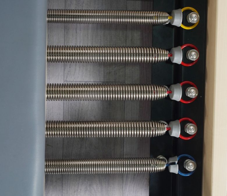 Máquina de ejercicio pilates plegable con patas de madera