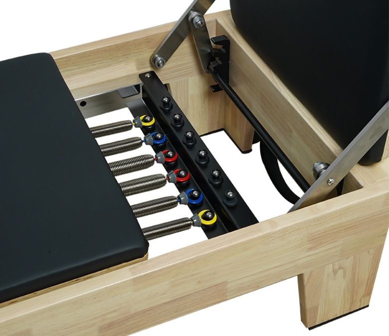 NUEVO • Cama de reformador de roble con barra de pie integrada